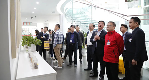 廣西省飼料工業代表參觀邁安德集團