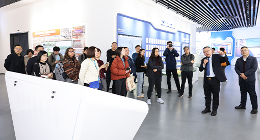 參觀邁安德智能制造車間及實(shí)驗(yàn)概念驗(yàn)證中心